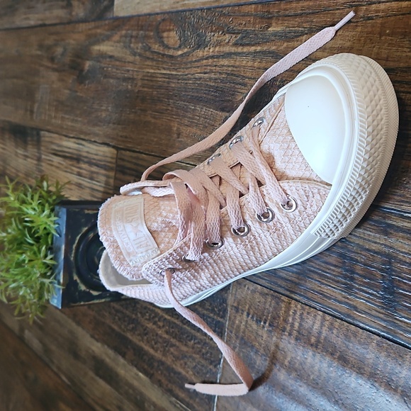 New Converse All☆Star Women's Light‎ Pink Textured Low-Top Sneakers. - Picture 5 of 12